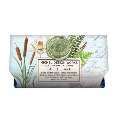Sie sehen eine Packung Michel Design Works Badeseife By The Lake, Produktbild: 01 Michel Design Works Badeseife By The Lake, A-Nr.: 5965015 - 01